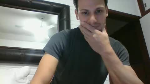 Snapshot of daryof chatting on June 2026 10:23:02 PM Daryo Franco online show from June 2026 10:23:02 PM