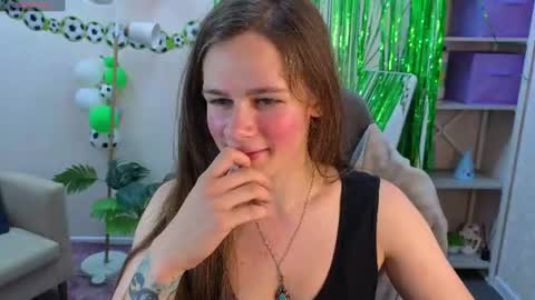 Snapshot of datsi_benson chatting on July 2026 09:33:02 AM Datsi Benson online show from July 2026 09:33:02 AM