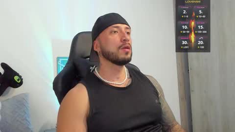 Snapshot of dave_max93 chatting on October 2025 02:01:02 AM DAVE MAX online show from October 2025 02:01:02 AM