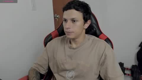 Snapshot of davebroww chatting on October 2025 01:37:01 AM Dave Brown online show from October 2025 01:37:01 AM