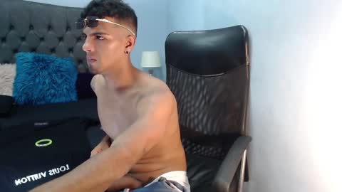 Snapshot of david_bandercock chatting on December 2024 04:31:02 AM david_bandercock online show from December 2024 04:31:02 AM