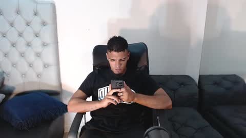 Snapshot of david_bandercock chatting on January 2025 06:56:01 AM david_bandercock online show from January 2025 06:56:01 AM