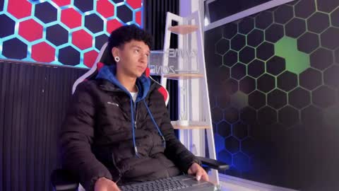 Snapshot of david_banks_ chatting on April 2026 12:24:01 PM David online show from April 2026 12:24:01 PM