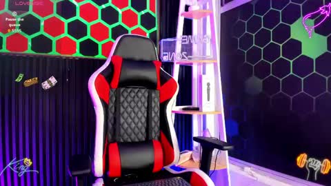 Snapshot of david_banks_ chatting on April 2026 12:22:01 PM David online show from April 2026 12:22:01 PM