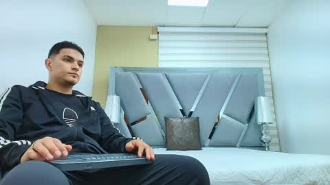 Snapshot of david_victoriaa chatting on May 2026 12:56:02 PM david_victoriaa online show from May 2026 12:56:02 PM