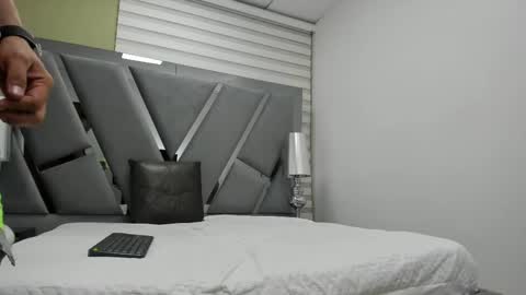 Snapshot of david_victoriaa chatting on May 2026 01:08:01 PM david_victoriaa online show from May 2026 01:08:01 PM