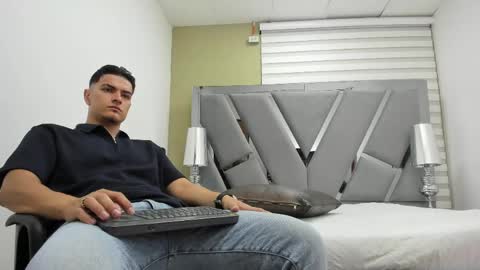 Snapshot of david_victoriaa chatting on May 2026 01:09:02 PM david_victoriaa online show from May 2026 01:09:02 PM