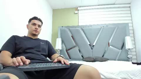 Snapshot of david_victoriaa chatting on June 2026 01:10:01 PM david_victoriaa online show from June 2026 01:10:01 PM