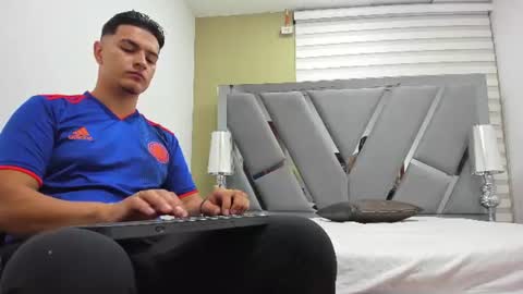 Snapshot of david_victoriaa chatting on June 2026 01:10:02 PM david_victoriaa online show from June 2026 01:10:02 PM