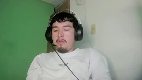 Snapshot of davidlasecuela chatting on February 2026 05:24:01 AM DavidSkinny online show from February 2026 05:24:01 AM