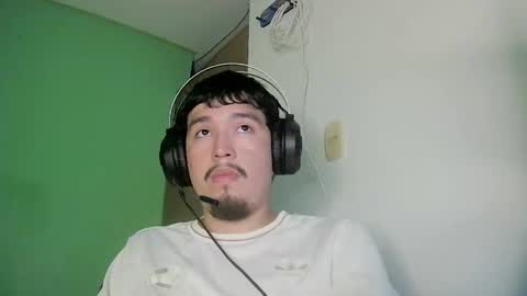 Snapshot of davidlasecuela chatting on February 2026 03:36:01 AM DavidSkinny online show from February 2026 03:36:01 AM