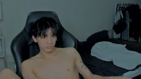 Snapshot of davisross chatting on December 2024 05:09:02 AM davis online show from December 2024 05:09:02 AM