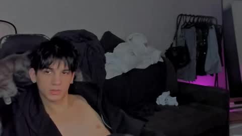 Snapshot of davisross chatting on January 2025 08:11:01 PM davis online show from January 2025 08:11:01 PM