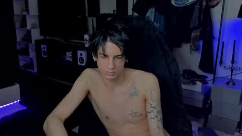 Snapshot of davisross chatting on June 2026 12:32:02 AM davis online show from June 2026 12:32:02 AM
