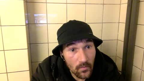 Snapshot of davocolours1112 chatting on November 2025 03:29:02 PM davocolours1112 online show from November 2025 03:29:02 PM