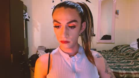 dayanna_01_ online show from May 2026 05:43:02 PM