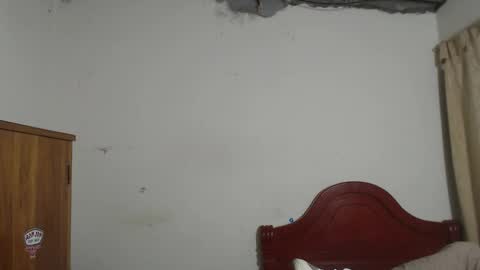 Snapshot of daylon_brown_ chatting on October 2025 11:58:02 PM Dylon online show from October 2025 11:58:02 PM