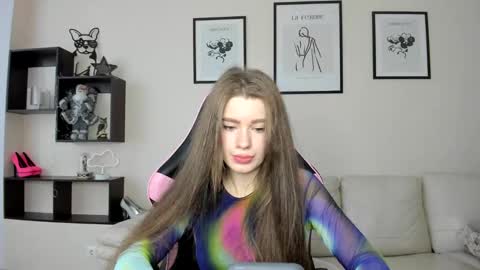 dazdrasmigdasue online show from January 2025 01:42:01 PM