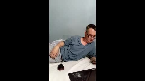 Dazzill online show from April 2026 07:42:02 PM