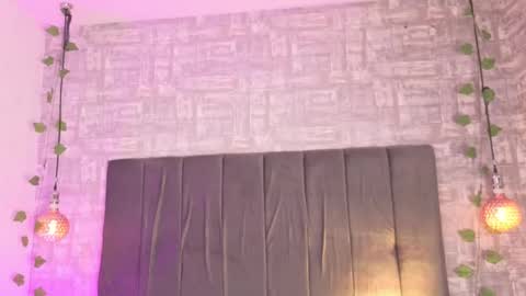 dea_athenea online show from November 2025 08:11:02 PM