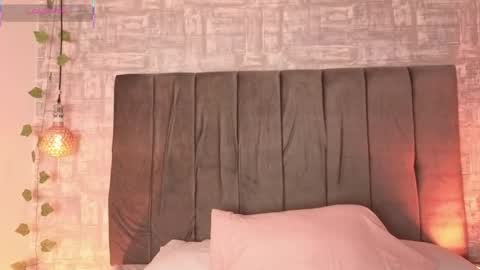 dea_athenea online show from December 2025 08:07:02 PM