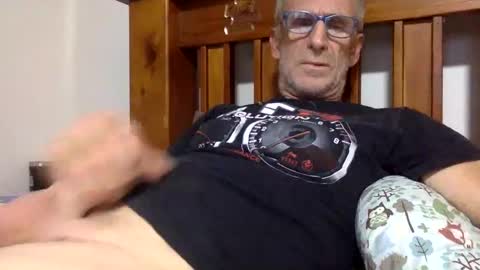 deanofflove2210 online show from February 2025 10:05:01 AM