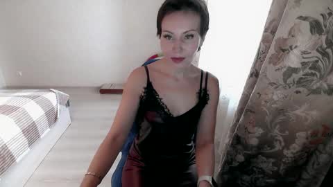 Snapshot of dear_mia_ chatting on January 2025 10:08:01 AM Mia online show from January 2025 10:08:01 AM