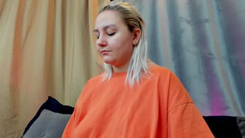 Debbie Mon Tue Fri Sun Sat GMT 3 1000am - 0400pm  online show from December 2024 04:10:02 PM