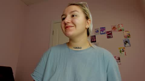 Debbie Mon Tue Fri Sun Sat GMT 3 1000am - 0400pm  online show from December 2024 03:13:01 PM