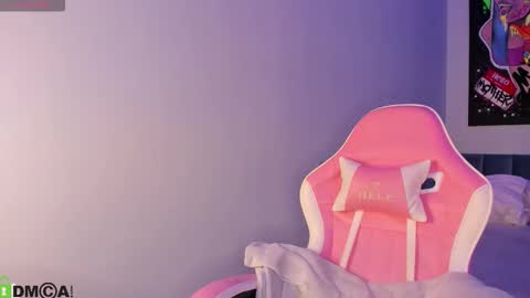 Jennifer online show from December 2025 11:22:02 PM