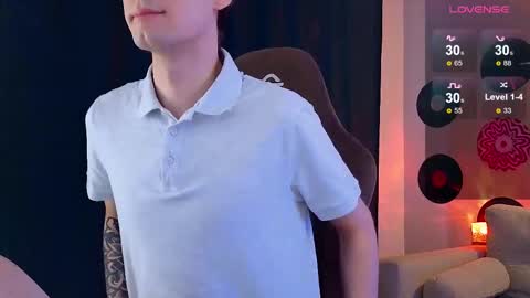 Snapshot of debugmee chatting on March 2026 05:19:01 AM Samuel online show from March 2026 05:19:01 AM