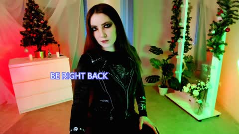 Snapshot of deca_dance chatting on January 2025 02:58:02 PM Ask me online show from January 2025 02:58:02 PM