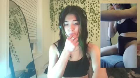 Snapshot of deciduousdoll chatting on September 2025 06:04:02 AM deciduousdoll online show from September 2025 06:04:02 AM
