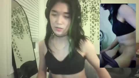Snapshot of deciduousdoll chatting on September 2025 05:53:02 AM deciduousdoll online show from September 2025 05:53:02 AM