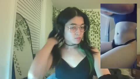 Snapshot of deciduousdoll chatting on October 2025 06:11:02 AM deciduousdoll online show from October 2025 06:11:02 AM