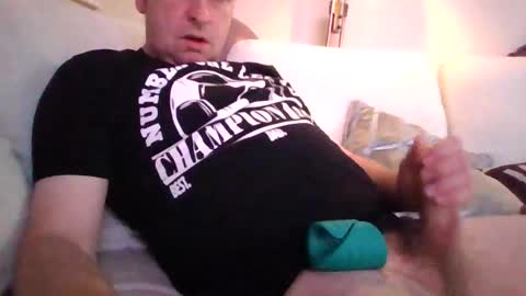 dee283 online show from December 2025 08:41:02 AM