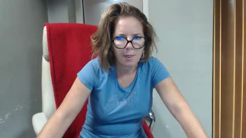 hi guys i m a cute milf i m here for good time and nice people pls be respectfool and enjoy me online show from September 2025 08:52:02 AM