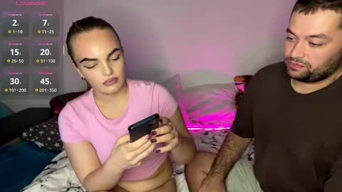 Snapshot of deeplookscouple chatting on October 2025 02:05:02 PM deeplookscouple online show from October 2025 02:05:02 PM