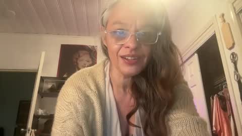 Tori online show from October 2025 04:11:01 AM