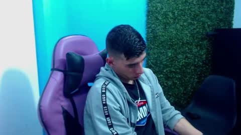 Snapshot of deiby_baby chatting on December 2024 12:29:01 AM DEIBY online show from December 2024 12:29:01 AM