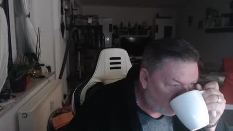 deinprinz2312 online show from January 2025 04:50:01 AM