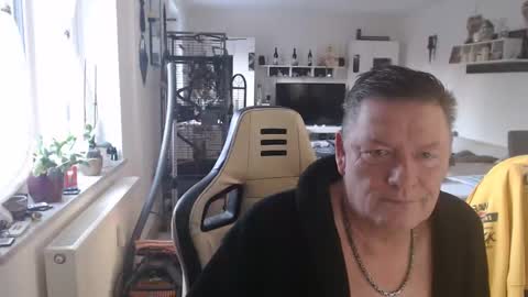 deinprinz2312 online show from February 2025 07:12:02 AM