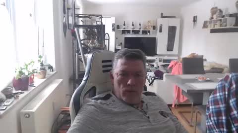 deinprinz2312 online show from February 2025 08:21:01 AM