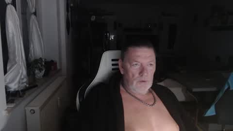 deinprinz2312 online show from September 2025 02:22:02 AM