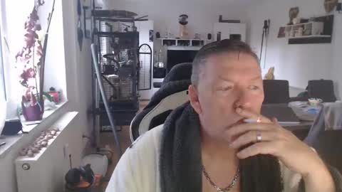 deinprinz2312 online show from November 2025 07:25:02 AM