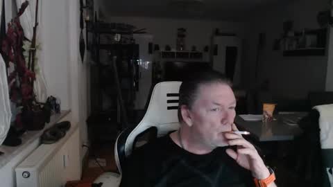 deinprinz2312 online show from February 2026 05:27:02 AM