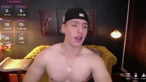 Snapshot of deivid_parker chatting on May 2026 02:28:01 AM Deivid online show from May 2026 02:28:01 AM