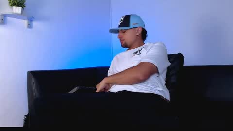  DEIVY  online show from April 2026 12:00:01 AM