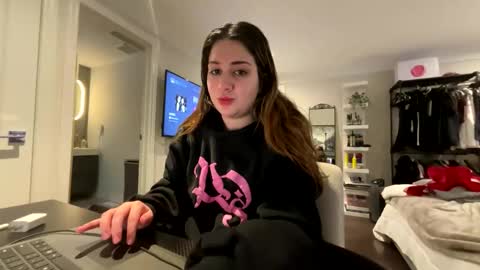 Delara V online show from February 2026 09:05:02 PM