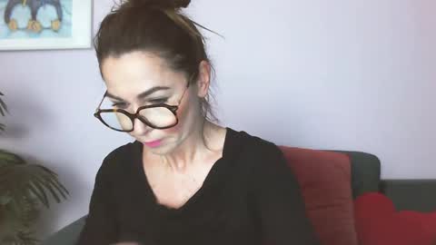 Snapshot of delilah_sweet chatting on April 2026 03:17:01 PM delilah_sweet online show from April 2026 03:17:01 PM